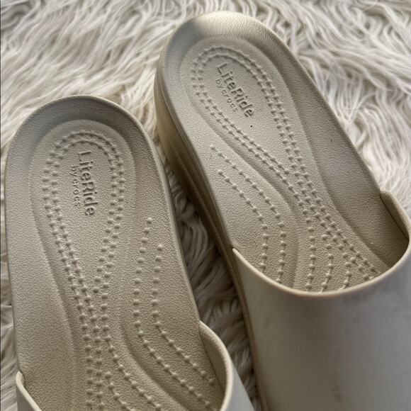 Crocs Brooklyn Slide in Bone - Picture 3 of 12